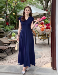 Đầm maxi lụa ngực kiểu tay dún màu xanh đen - D808