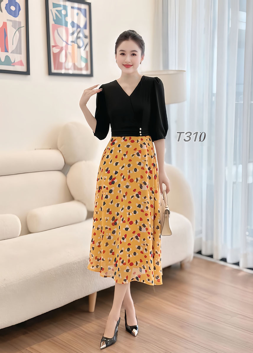 Dam xoe phoi ao den chan vay vang hoa tiet mau sac e310 4